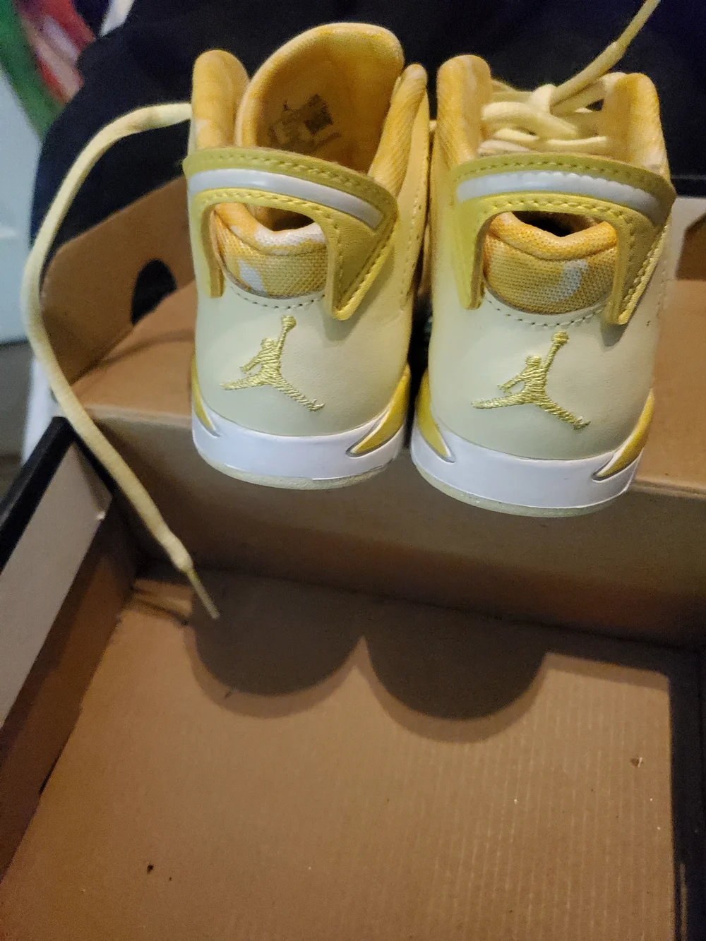Jordan toddler Yellow High-Top Lace-Up Sneakers